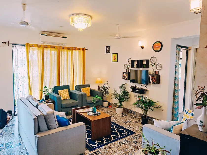 Casa Pablo | 1BHK Lux Pool & Gym | Zero Airbnb Fee - Image 1