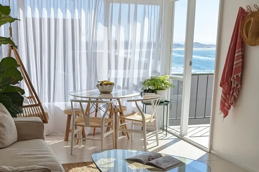 Kirra Beach Unit - panoramic Gold Coast beach view - Image 1
