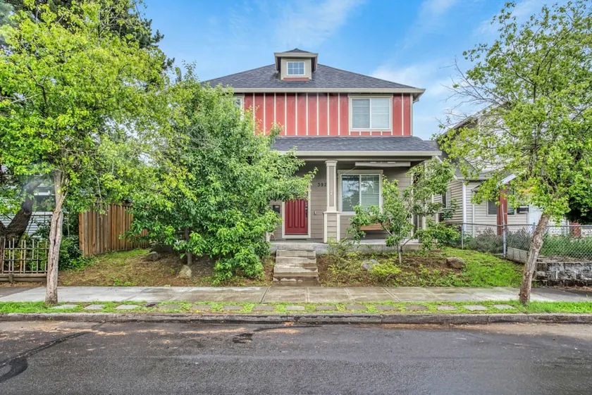 Spacious Walkable 4BR/3BA Free Parking, A/C! - Image 1