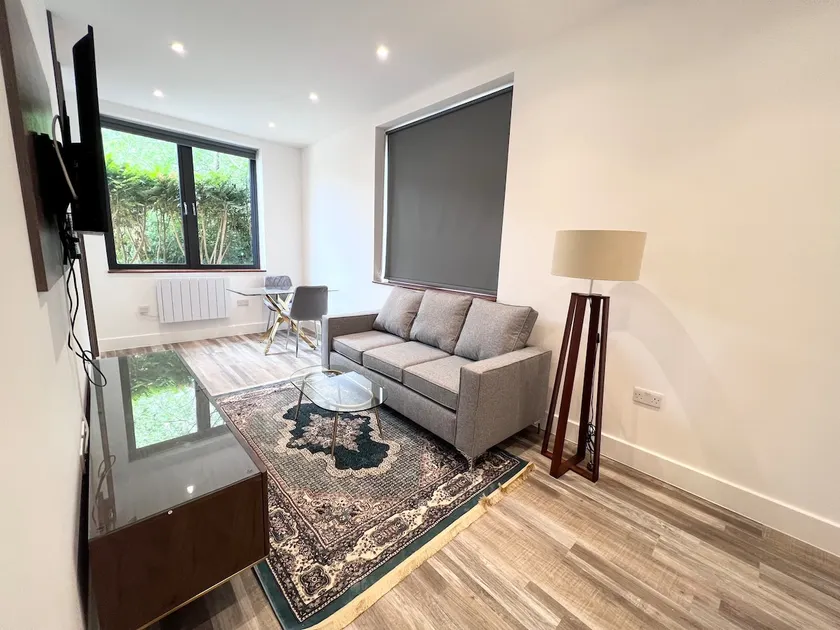 # 3 Luxury apartment @CMK quiet location - Image 1