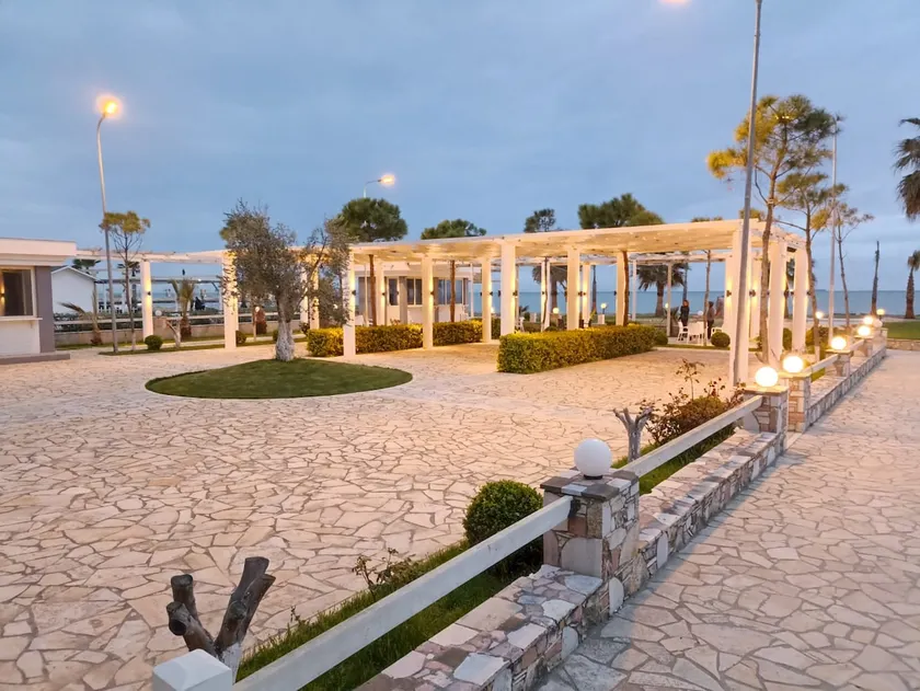 Fully equipped 2+1 apartment 100m from sandy beach - Image 1