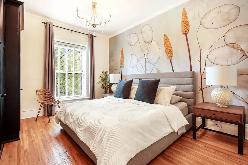 Luxurious Victorian Loft on the Doorstep of PEC - Image 1