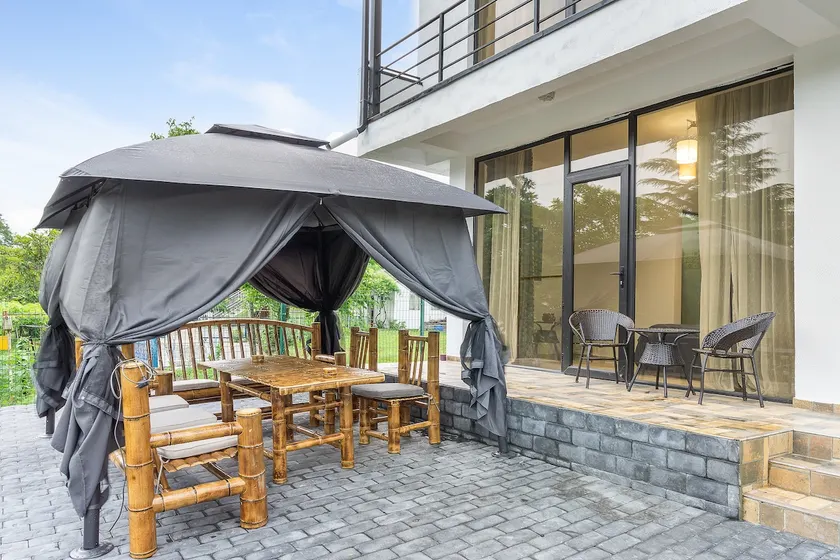 Cheerful 6-Bedroom Villa in Shekvetili - Image 1