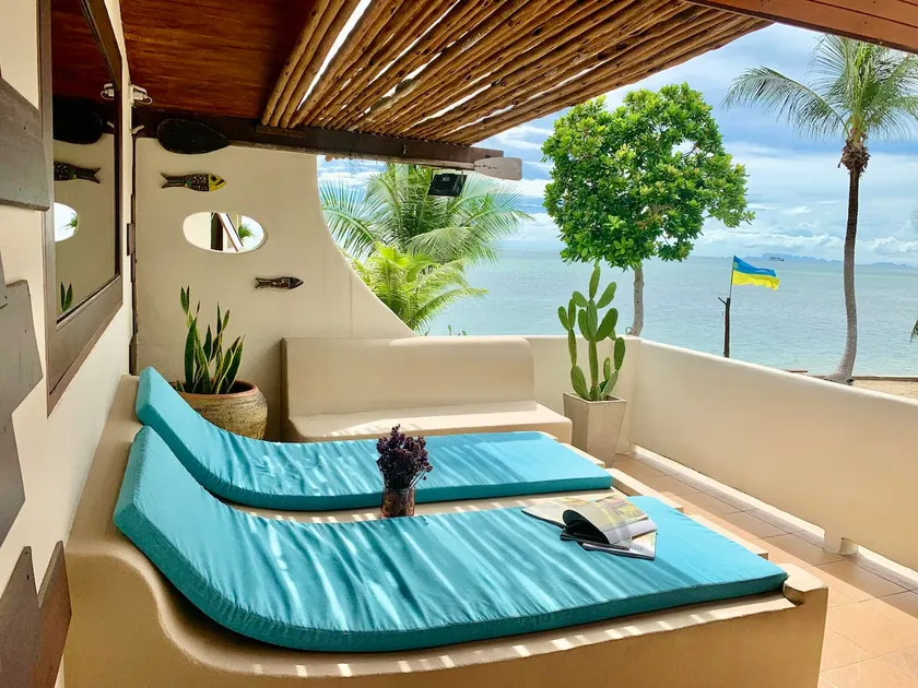 Rare 2-Bedroom, Waterfront, All-Inclusive - Image 1