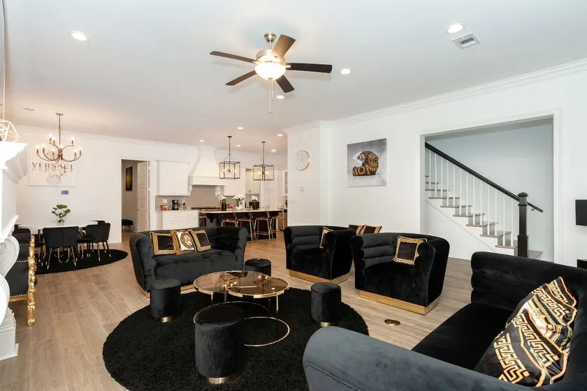 Gold Luxury Palace Near Downtown & LSU - Image 1