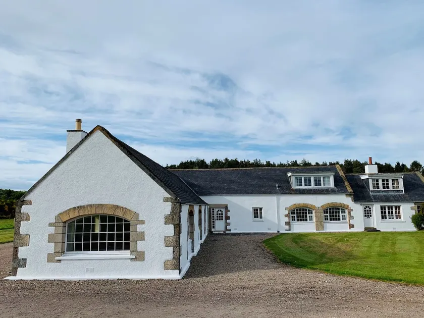 Bruntlands Steading - 5 Bedrooms with Open Fire - Image 1