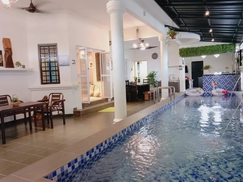 Comfortable Private Swimming Pool Homestay Melaka 20 Pax 5R3B - Image 1