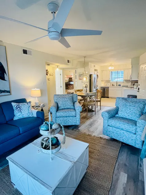 NEWLY Renovated 2 Bedroom Condo on Wolf Bay! - Image 1