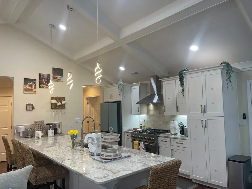 Charming 3 bedroom near Blakeney and Waverly - Image 1