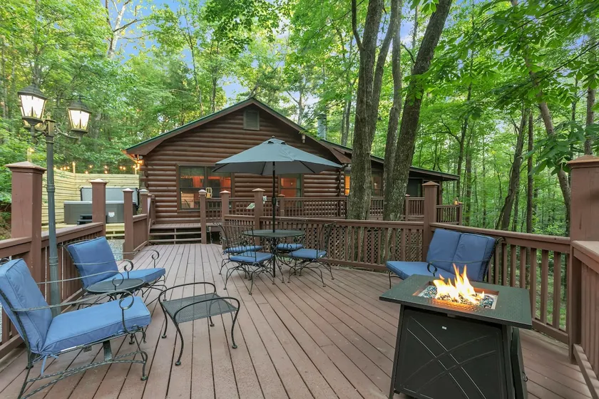 *NEW*Hot Tub* King Bed* 8 Min. to Blue Ridge*WIFI - Image 1