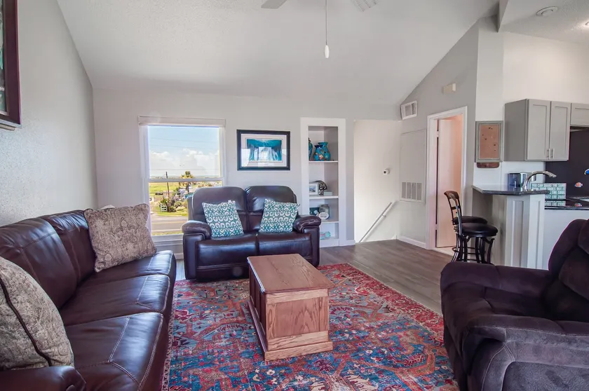 REMODELED 2BD/3BA 1426SF TOWNHOUSE HEAVENLY BEACH - Image 1