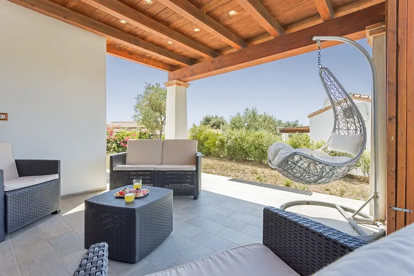 Villino Elisa with veranda and garden overlooking the sea - Image 1