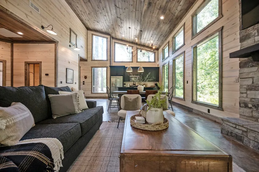 Private & Peaceful Cabin in woods w/ hot tub - Image 1