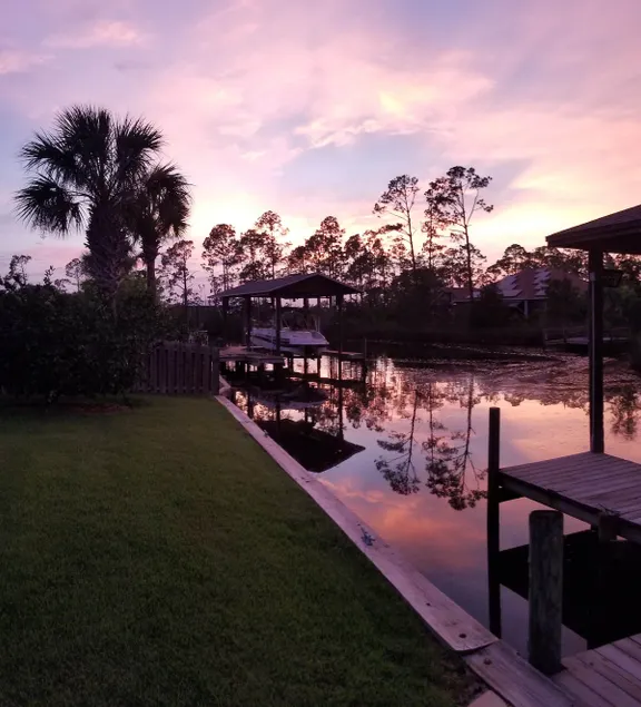 Waterfront oasis! - Image 1