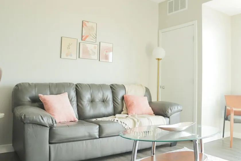 Sleepover | Elegant 1BD/1BA - Downtown Des Moines - Image 1