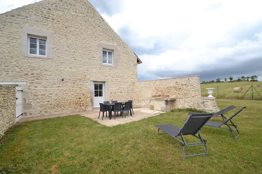 The Fountain House - Image 1