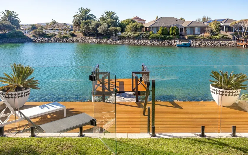Summer Bay House - Lakefront Escape at Encounter Bay - Image 1