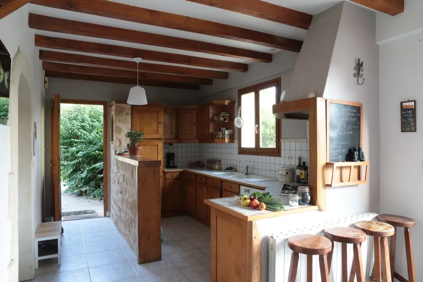 3 bedroom house in a green setting - Image 1