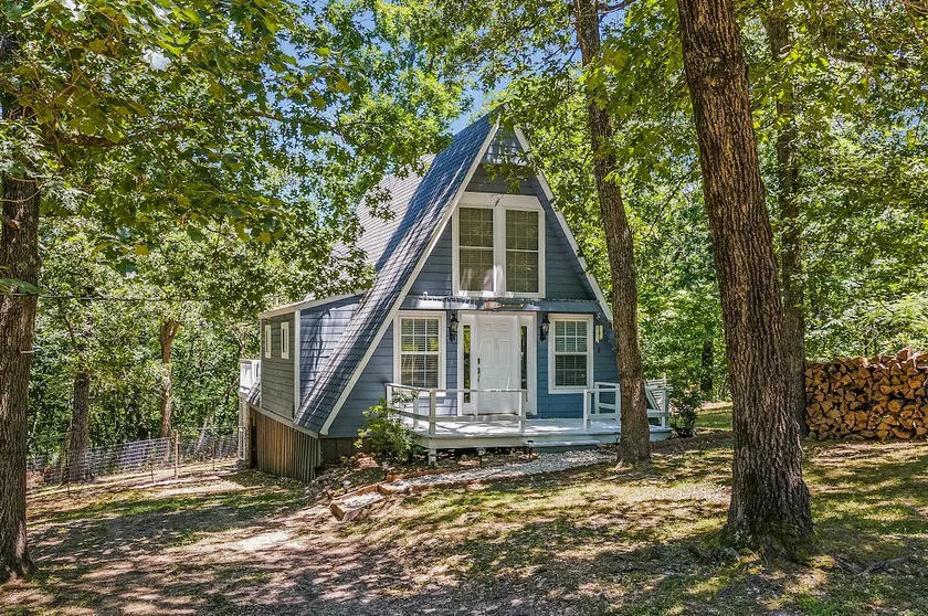 ★Hilltop Wooded Bliss♥ - Secluded Near Lake Fenced - Image 1