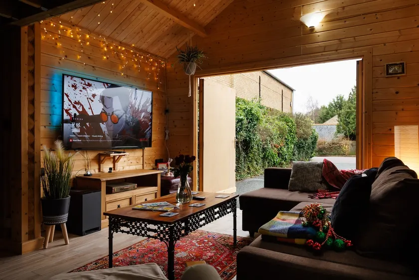 Spacious Cabin Retreat | Private Sauna.Netflix.EV - Image 1