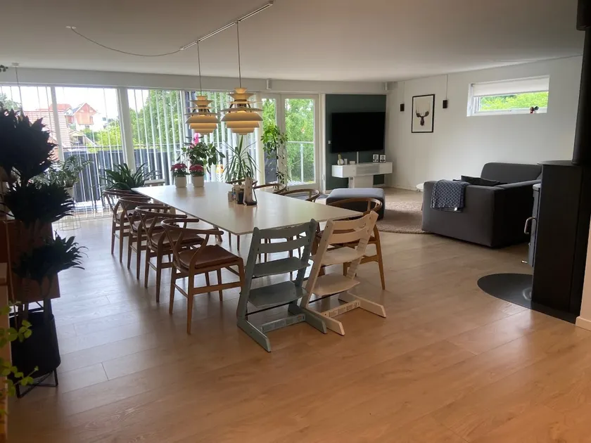 Beautiful house with pool, gym and large terrace for rent - Image 1
