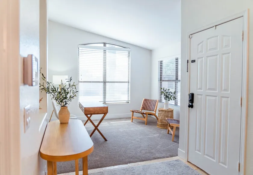 Perfectly Located Home w/ Pool, Near JW Marriot - Image 1