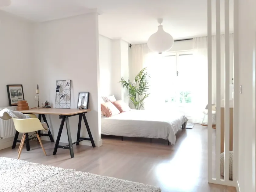 Apartment with a suite, yoga/work area. - Image 1