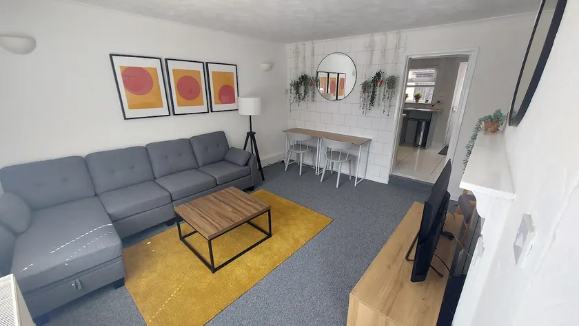 Delightful 2 bed cottage in the heart of village - Image 1
