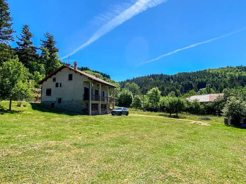 Country house near Lake Issarlès. - Image 1