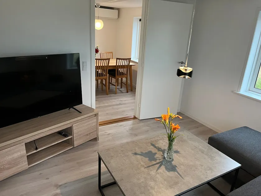 Beautifully close to Hjulby lake with free parking - Image 1
