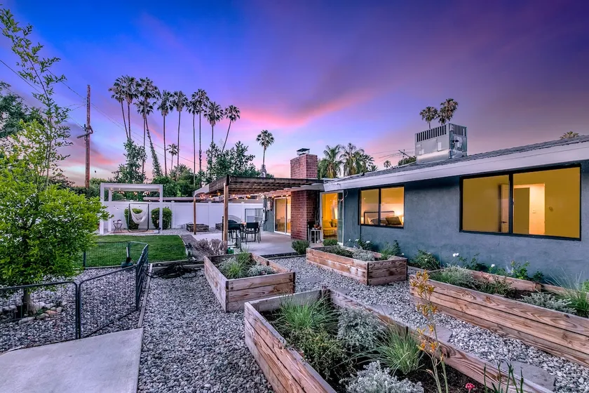 4BR Private & Modern Designer Home - Image 1