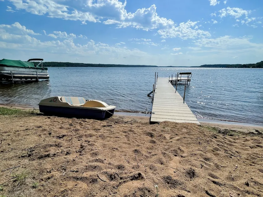 Lavish Renovated Lake Home on Shamineau - HIGHLY RATED! - Image 1