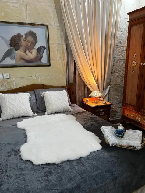 A charming and cosy townhouse in a quaint village - Image 1
