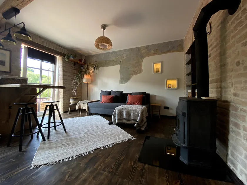 Charming Studio Apartment overlooking park - Image 1