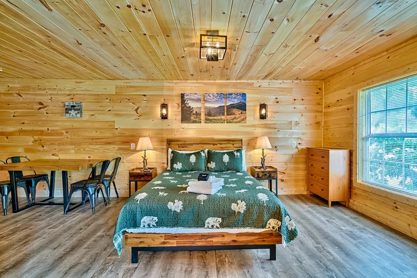Gatlinburg Family Suite! | Trolly Stop! | Wi-Fi! - Image 1