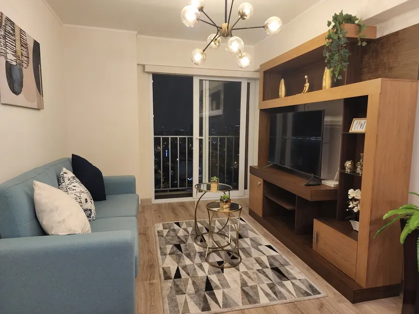 Exclusive APT Near the Financial Center with A/C - Image 1