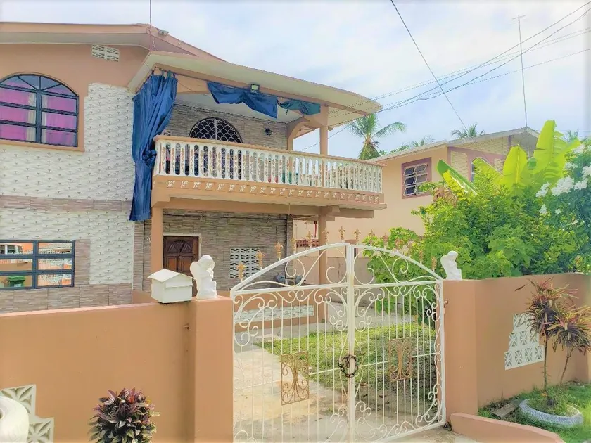 Luxury 3 Bedroom Apartment Rental-Lower Flat - Image 1