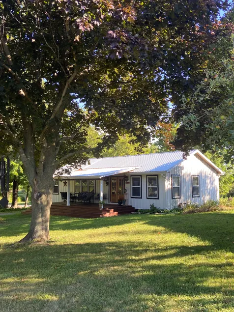 Lone Star North Cottage - Image 1