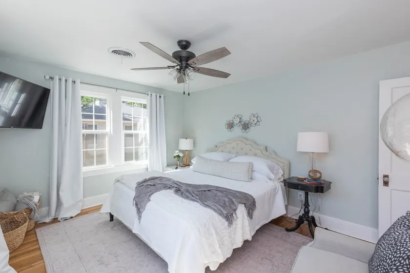 🌺 KiKi’s Kottage 2/BR 2/Bath Renovated 1920’s Gem - Image 1