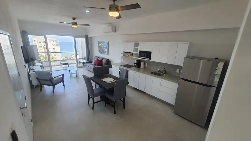 A beautiful apartment with a pool near the beach - Image 1