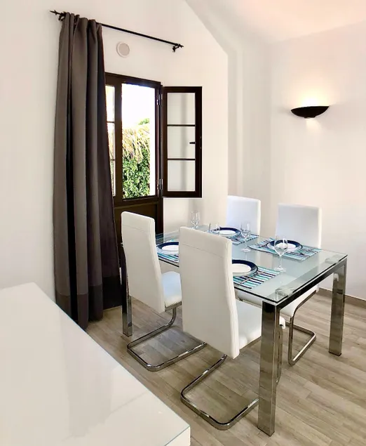 Luxury 2 Bedroom Bungalow With Communal Pool & Wifi On Golf Resort - Image 1
