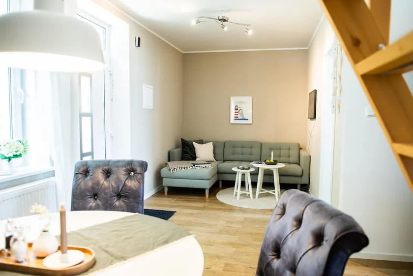Butzzze No.1: Modern 2-Room Apartment - Image 1