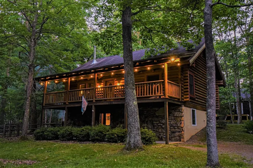 Four SkiSons - Hot Tub, Game Room & More! - Image 1