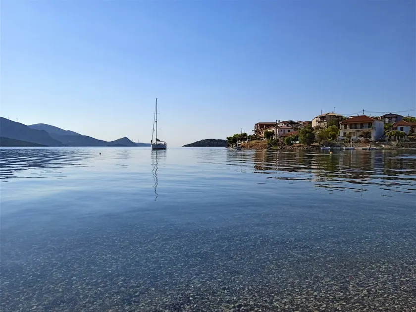 Planemi Vacation House, island of Trizonia - Image 1
