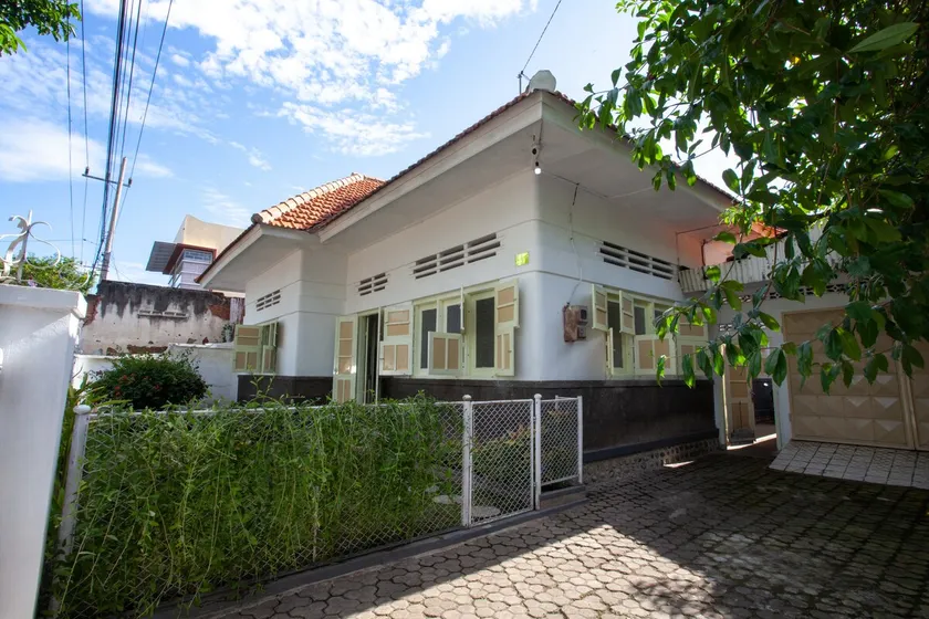 Expensive Homestay - Image 1