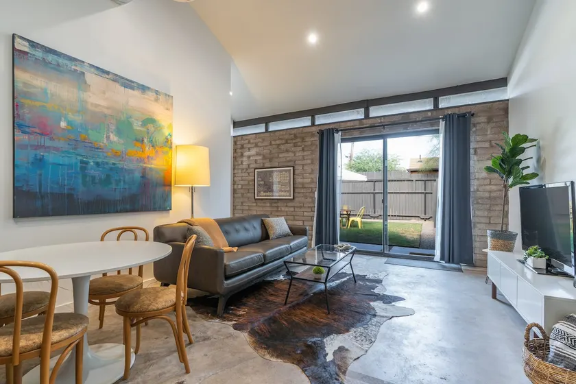 2 bedroom casita w/private yard, dog friendly - Image 1