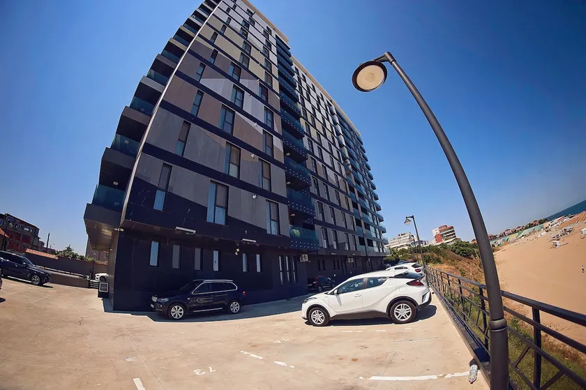 Alexis NEVERSEA Apartment - Image 1
