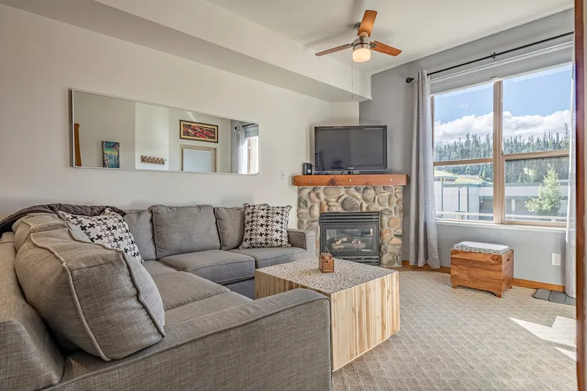 Ground Floor Creekside Condo perfect spot for your family - Pet Friendly! - Image 1