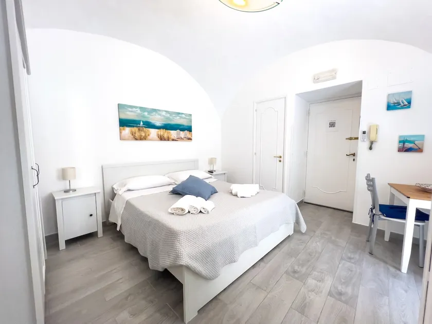 Amalfi Center Studio - Image 1