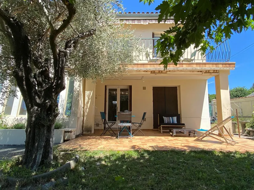 70sqm flat in a villa, city center, garden, quiet - Image 1